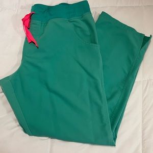 Figs Kade™ Cargo Scrub Pants surgical green